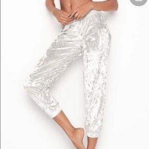 New Victoria’s Secret Velvet Joggers, M